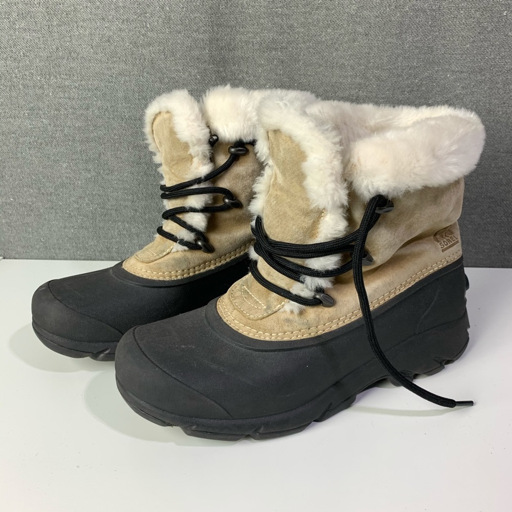 Light leather Sorel Snow Angel boots